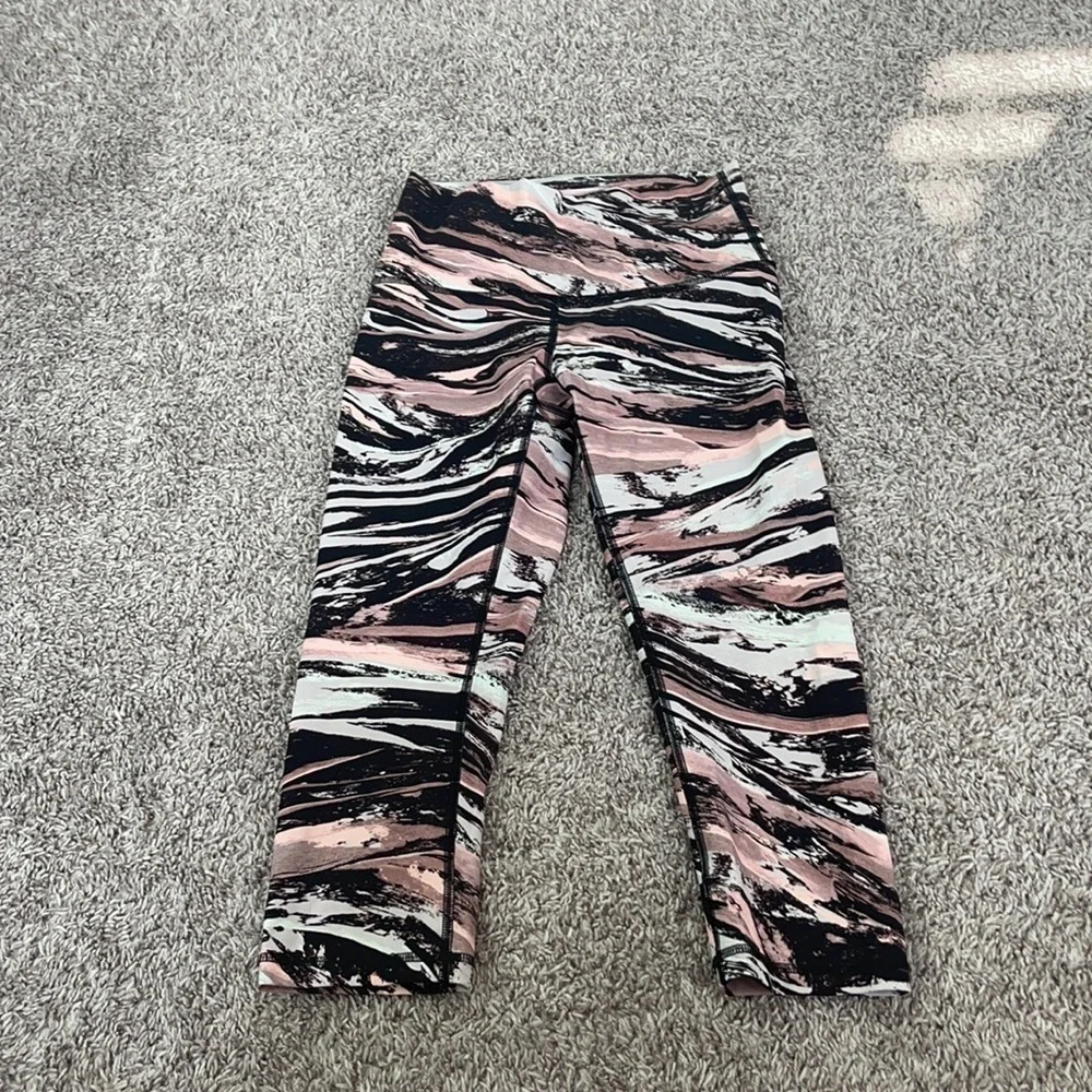 Lululemon Swift Speed High-Rise Crop 18